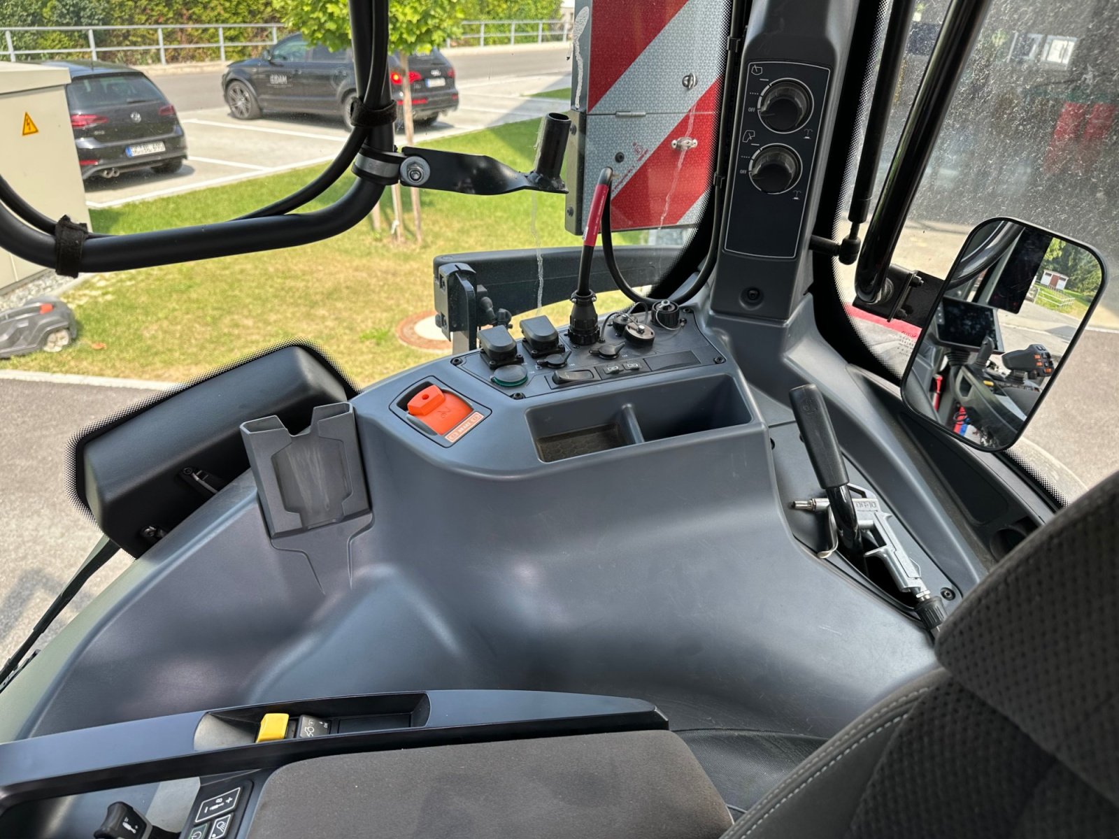 Traktor du type Valtra Q305 1A9, Gebrauchtmaschine en Lößnitz  (Photo 12)