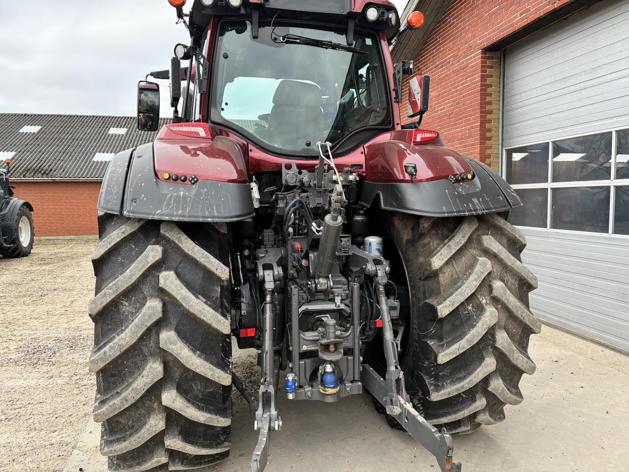 Traktor of the type Valtra Q305 1A9, Gebrauchtmaschine in Ringkøbing (Picture 4)