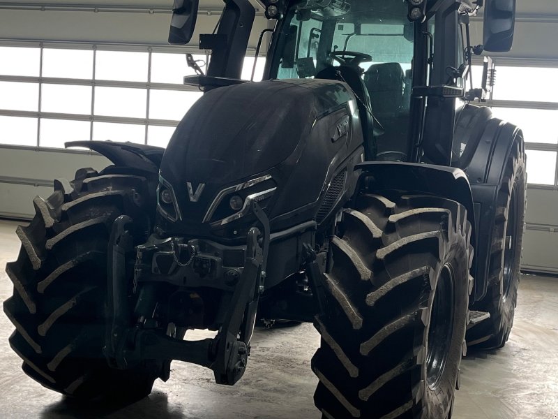 Traktor des Typs Valtra Q305 Beschädigt/Defekt, Gebrauchtmaschine in Delitzsch (Bild 1)