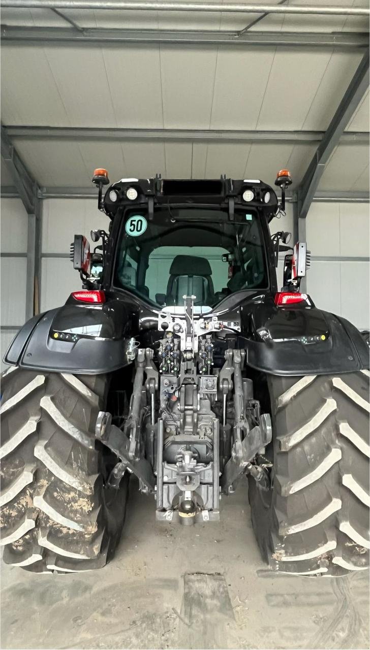 Traktor типа Valtra Q305 Brandschaden, Gebrauchtmaschine в Könnern (Фотография 3)