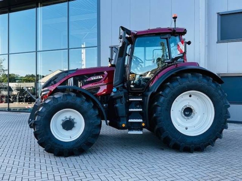 Traktor typu Valtra Q305 DEMO Super compleet!, Gebrauchtmaschine v Marknesse (Obrázok 3)