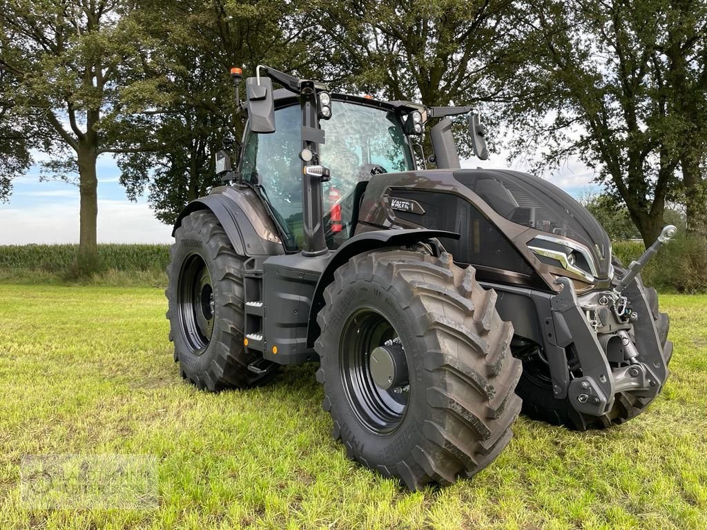 Traktor of the type Valtra Q305 Unlimited Bronzemetallic, GPS-RTK, Neumaschine in Arnreit (Picture 4)