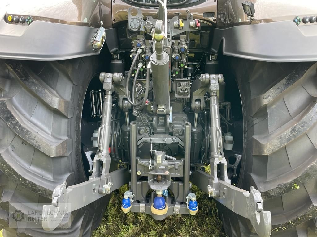 Traktor des Typs Valtra Q305 Unlimited Bronzemetallic, GPS-RTK, Neumaschine in Arnreit (Bild 8)