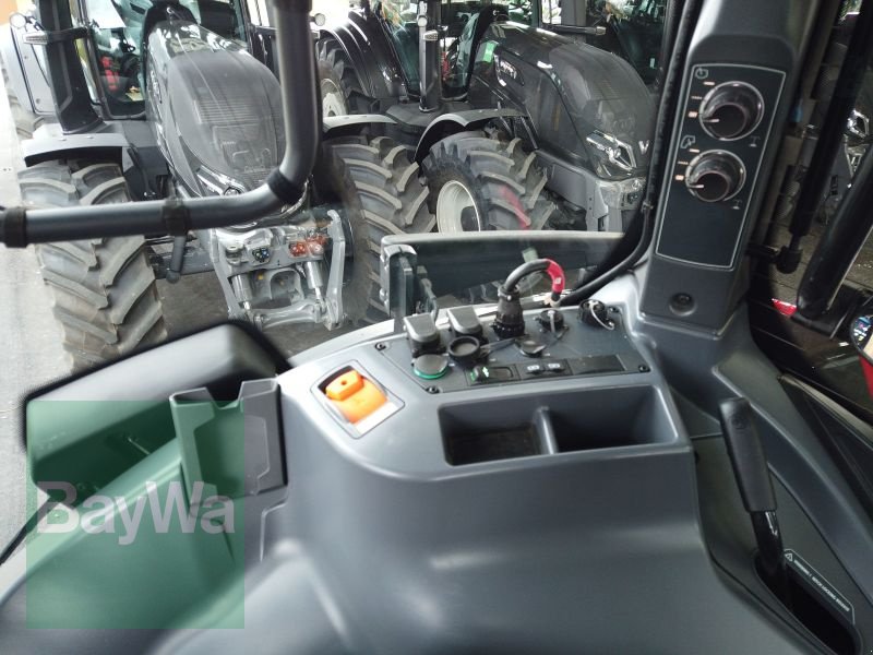 Traktor des Typs Valtra Q305 VALTRA TRAKTOR, Gebrauchtmaschine in Erbach (Bild 22)