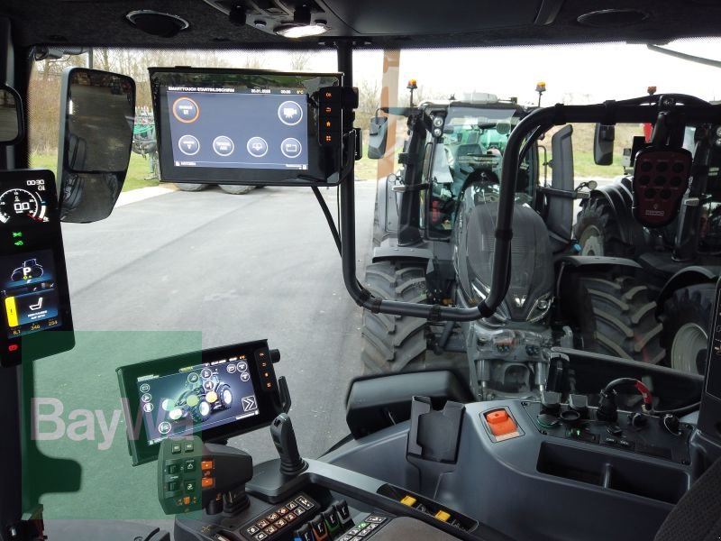 Traktor des Typs Valtra Q305 VALTRA TRAKTOR, Gebrauchtmaschine in Erbach (Bild 20)