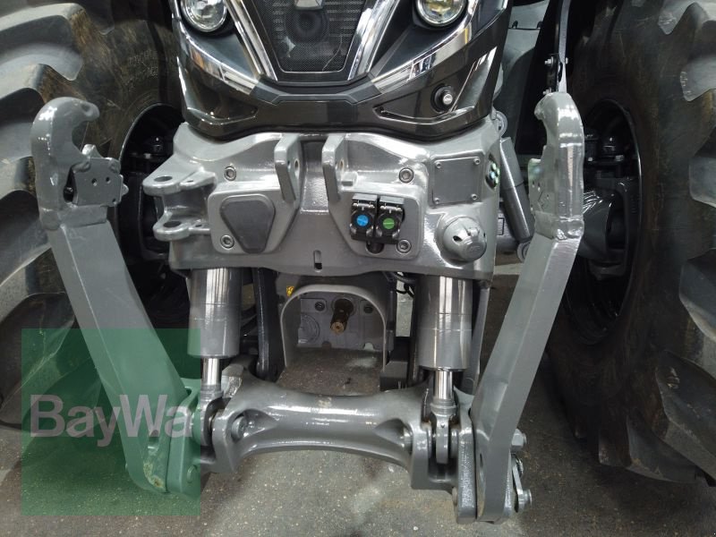 Traktor des Typs Valtra Q305 VALTRA TRAKTOR, Gebrauchtmaschine in Erbach (Bild 3)