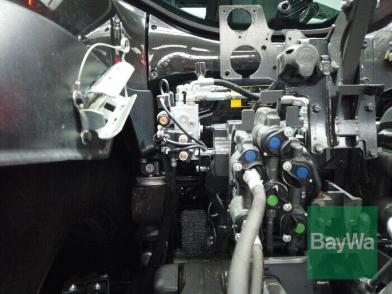 Traktor des Typs Valtra Q305 VALTRA TRAKTOR, Gebrauchtmaschine in München (Bild 10)