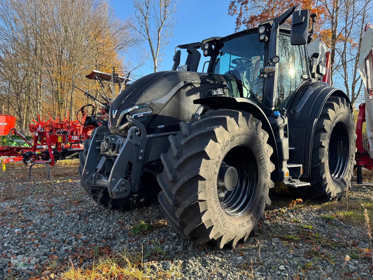 Traktor Türe ait Valtra Q305, Gebrauchtmaschine içinde Marktoberdorf (resim 1)