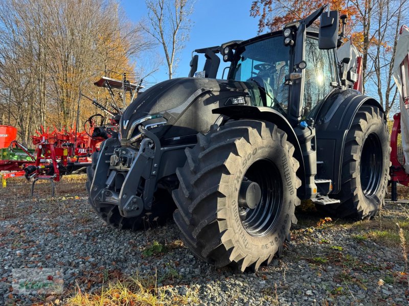 Traktor tipa Valtra Q305, Gebrauchtmaschine u Marktoberdorf