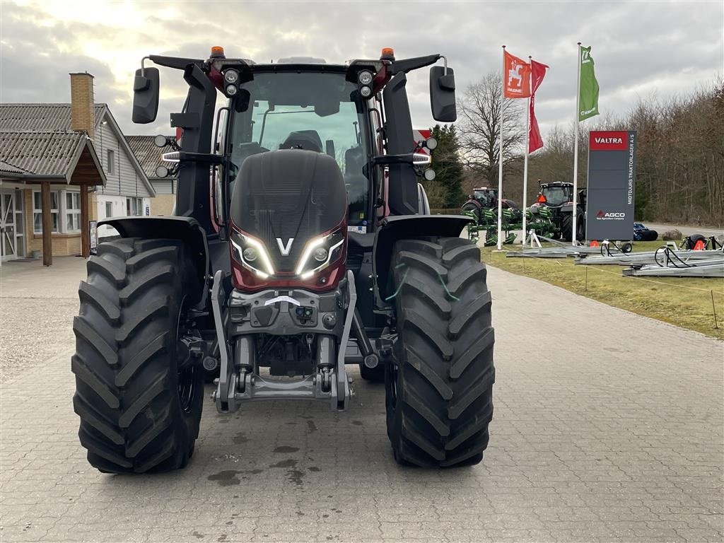 Traktor типа Valtra Q305, Gebrauchtmaschine в Nimtofte (Фотография 3)
