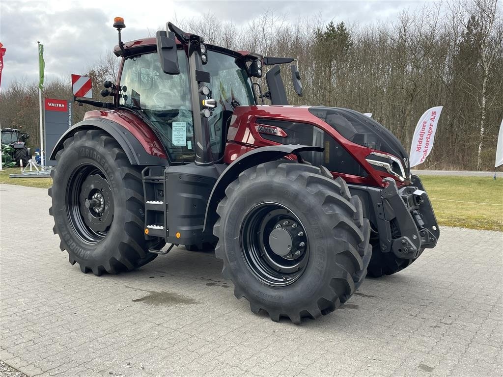 Traktor типа Valtra Q305, Gebrauchtmaschine в Nimtofte (Фотография 4)