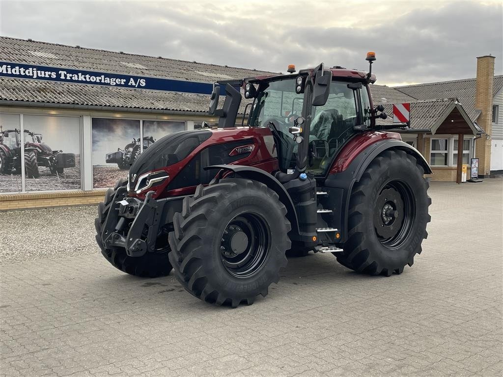 Traktor типа Valtra Q305, Gebrauchtmaschine в Nimtofte (Фотография 2)