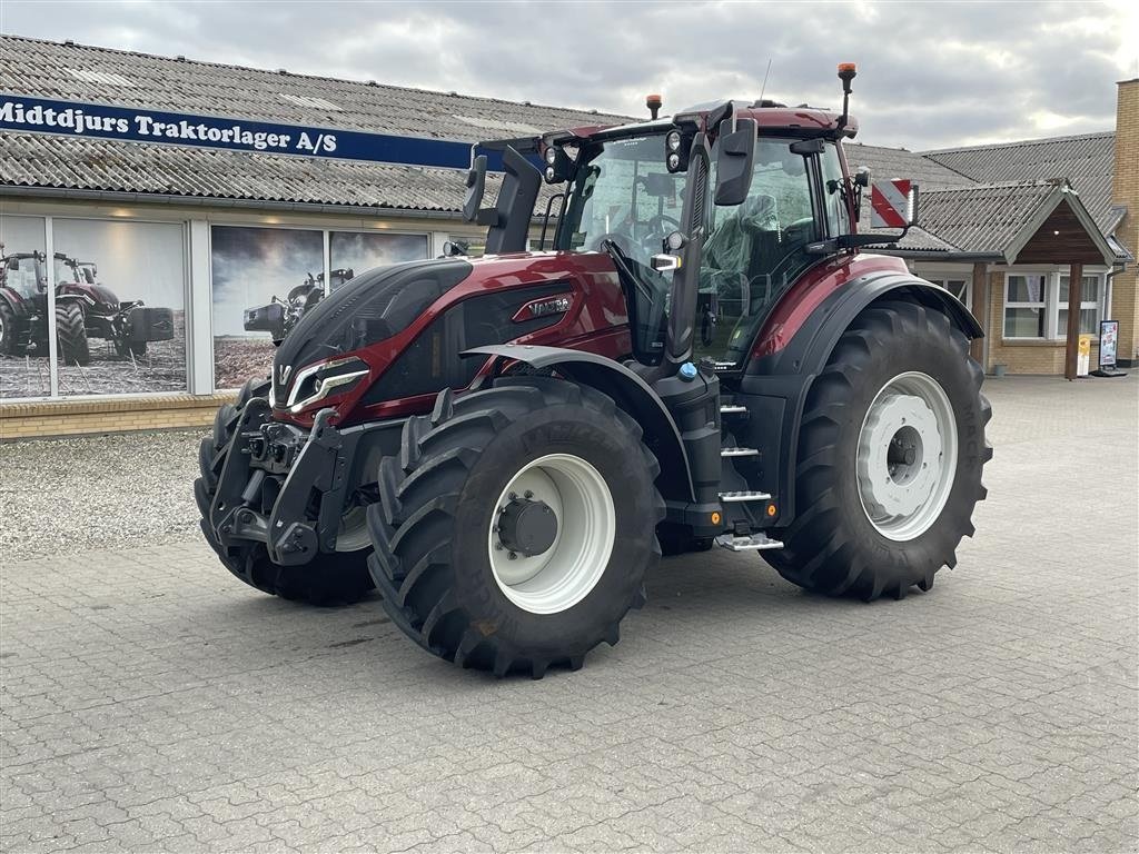 Traktor des Typs Valtra Q305, Gebrauchtmaschine in Nimtofte (Bild 2)