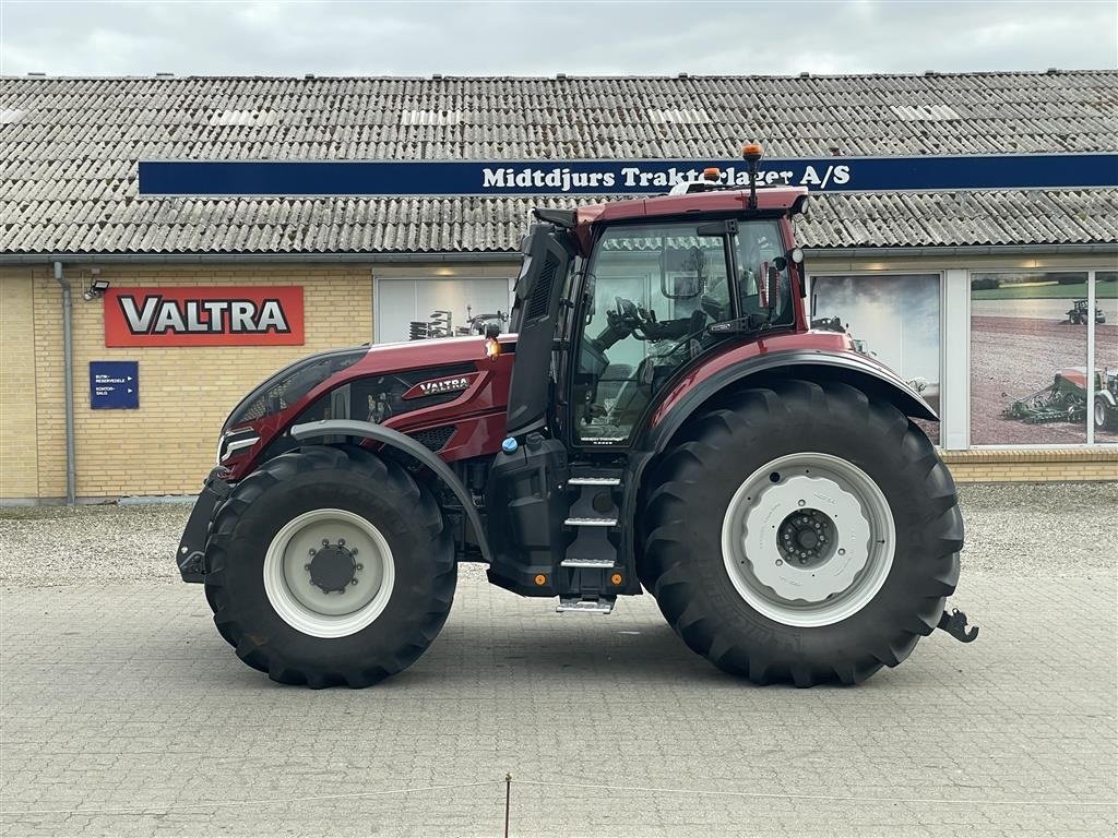 Traktor des Typs Valtra Q305, Gebrauchtmaschine in Nimtofte (Bild 1)