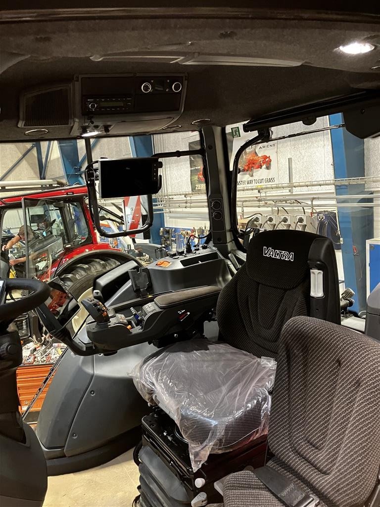 Traktor типа Valtra Q305, Gebrauchtmaschine в Høng (Фотография 5)