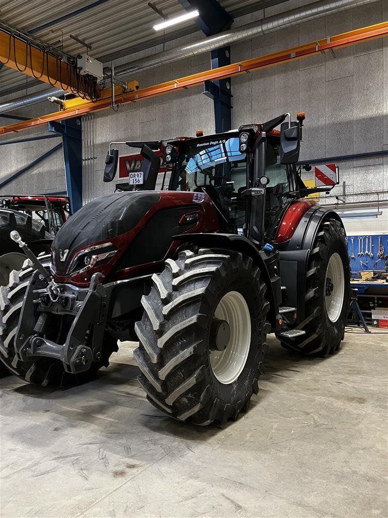 Traktor типа Valtra Q305, Gebrauchtmaschine в Høng (Фотография 1)