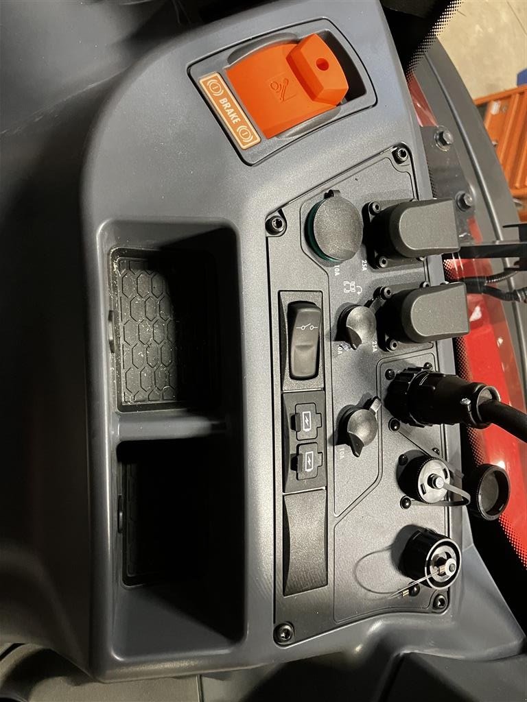 Traktor типа Valtra Q305, Gebrauchtmaschine в Høng (Фотография 9)