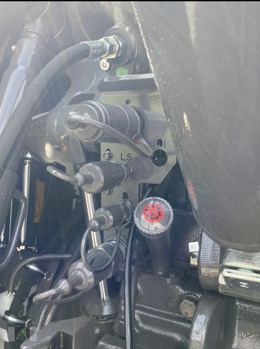 Traktor tipa Valtra Q305, Vorführmaschine u Markt Hartmannsdorf (Slika 4)