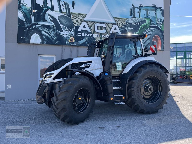 Traktor типа Valtra Q305, Neumaschine в Gerasdorf