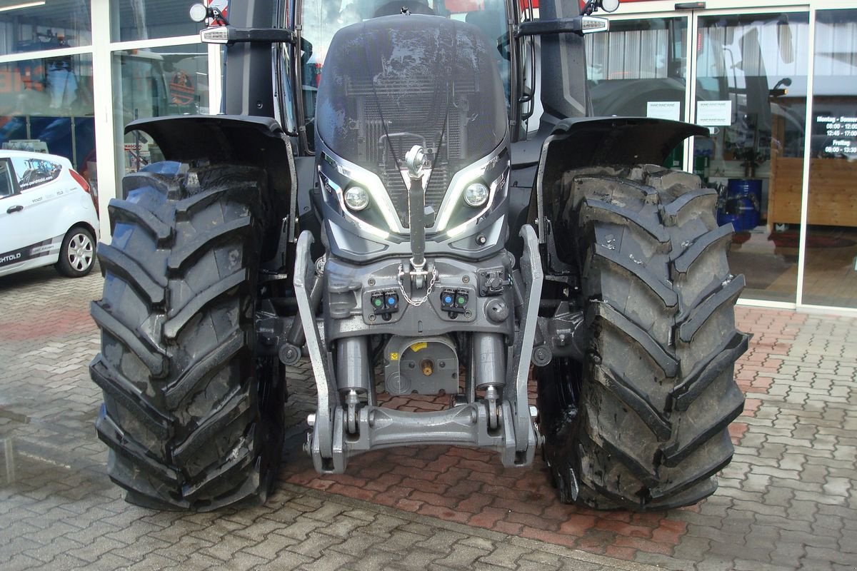 Traktor des Typs Valtra Q305, Vorführmaschine in Judenburg (Bild 4)