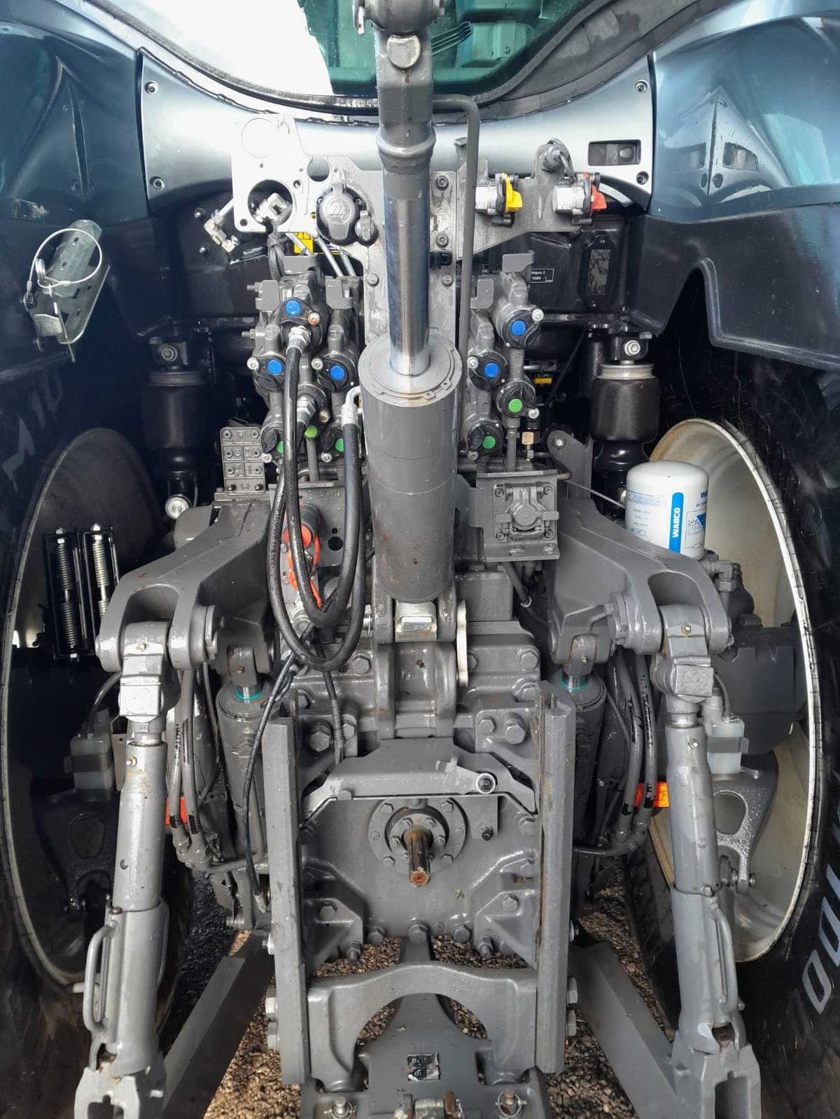 Traktor del tipo Valtra Q305, Gebrauchtmaschine In Trochtelfingen (Immagine 7)