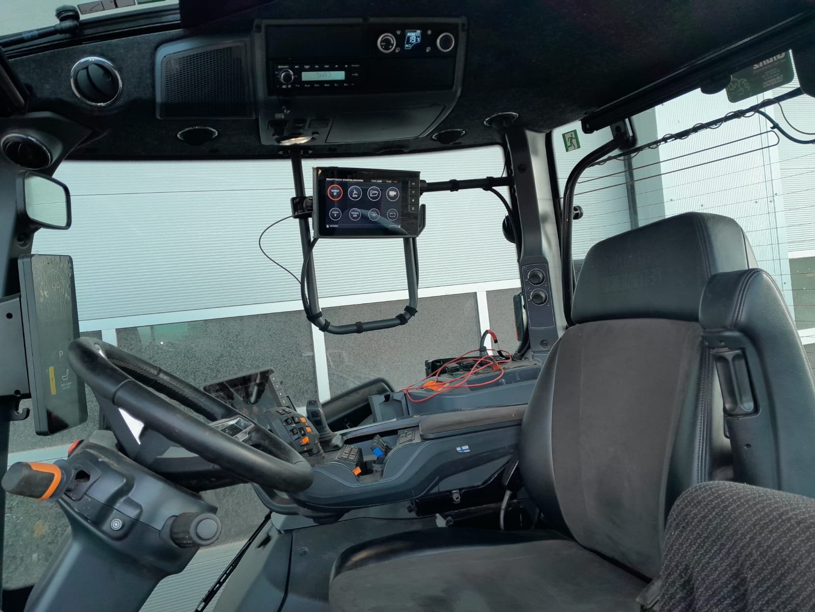 Traktor del tipo Valtra Q305, Gebrauchtmaschine In Trochtelfingen (Immagine 8)