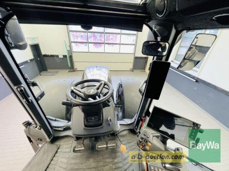 Traktor des Typs Valtra Q305, Gebrauchtmaschine in Manching (Bild 3)