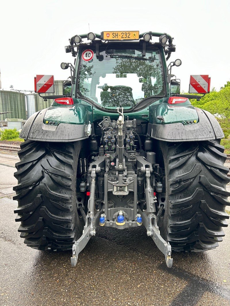 Traktor του τύπου Valtra Q305, Ausstellungsmaschine σε Schaffhausen (Φωτογραφία 5)