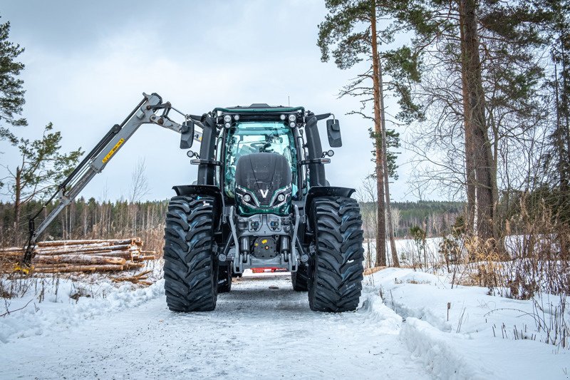 Traktor του τύπου Valtra Q305, Ausstellungsmaschine σε Schaffhausen (Φωτογραφία 2)