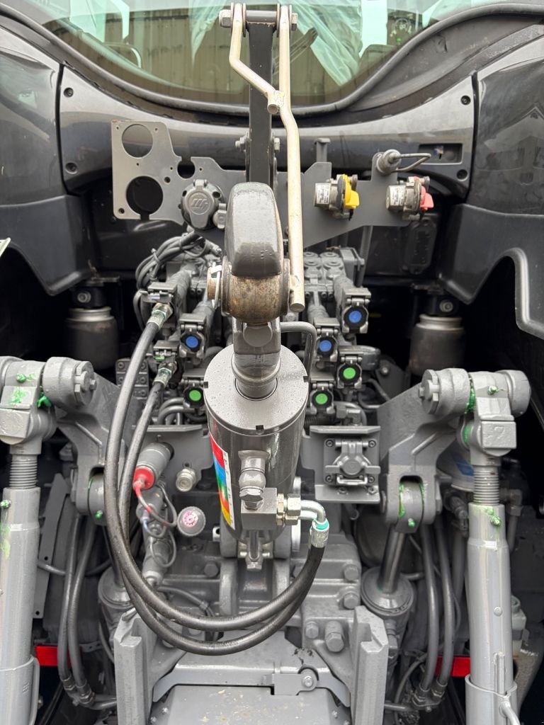 Traktor typu Valtra Q305, Gebrauchtmaschine w SAINT JAMES (Zdjęcie 5)