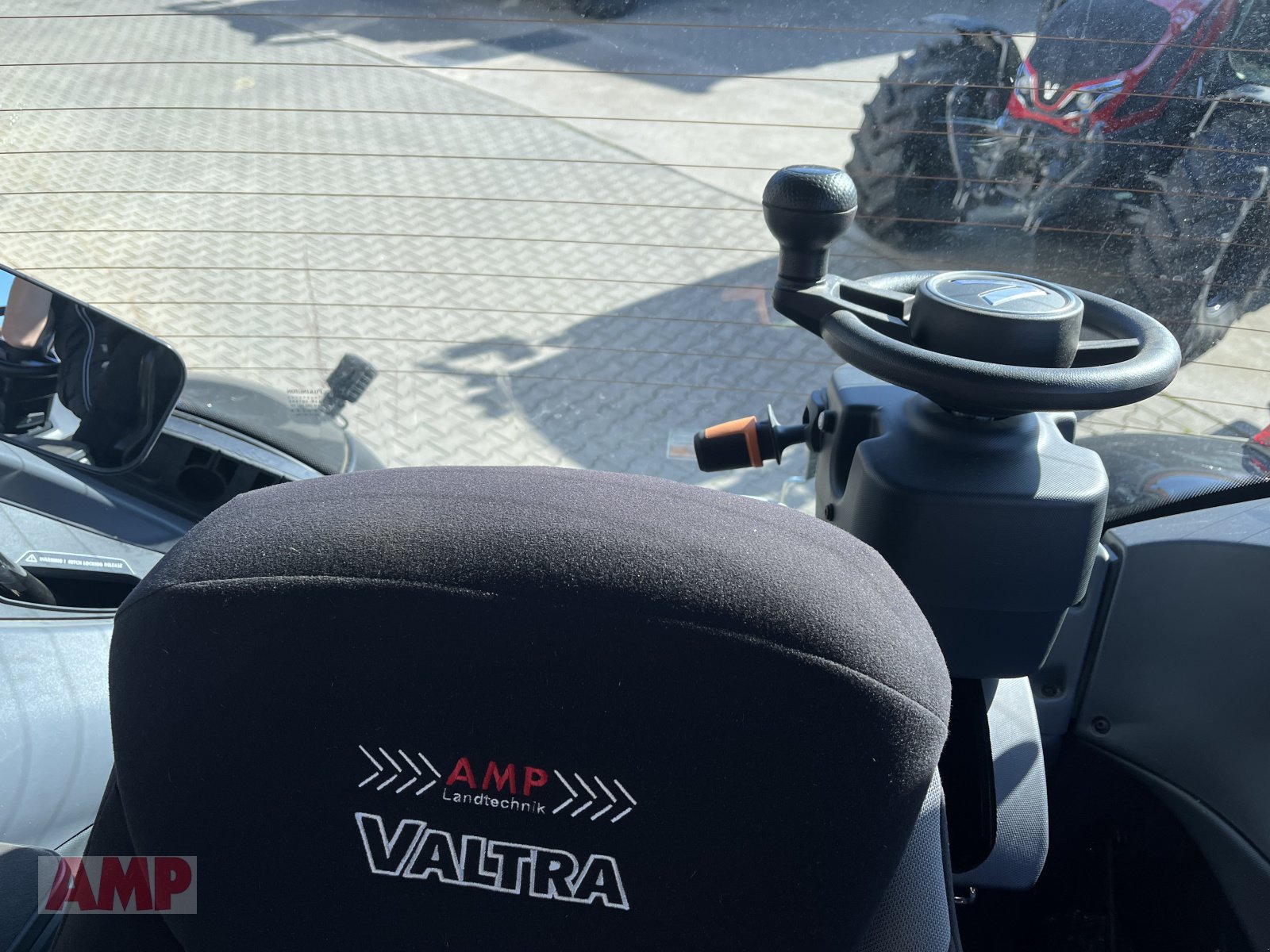 Traktor типа Valtra Q305, Gebrauchtmaschine в Teising (Фотография 8)