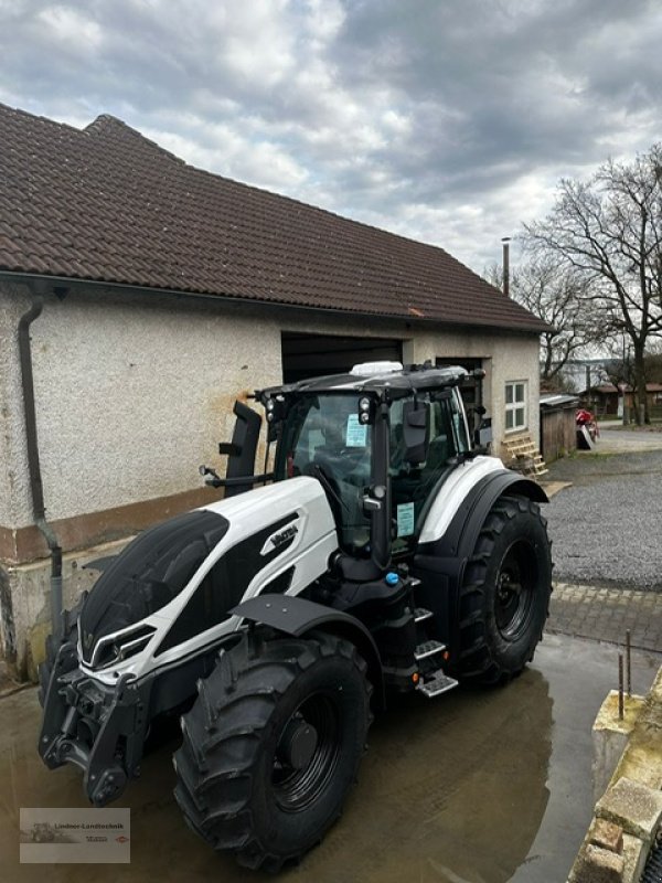 Traktor des Typs Valtra Q305, Gebrauchtmaschine in Weiden/Theisseil (Bild 10)