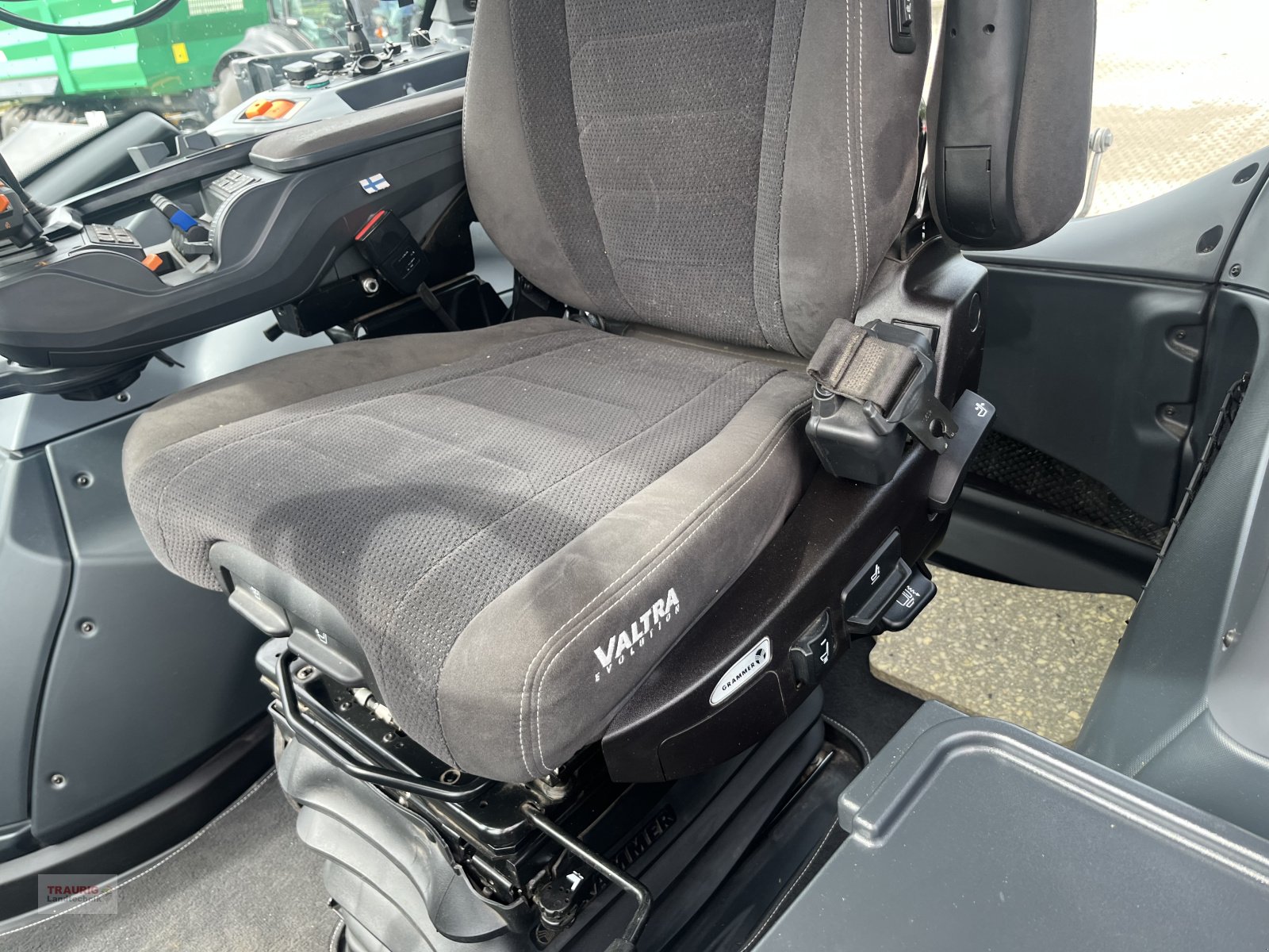 Traktor a típus Valtra Q305, Gebrauchtmaschine ekkor: Mainburg/Wambach (Kép 14)