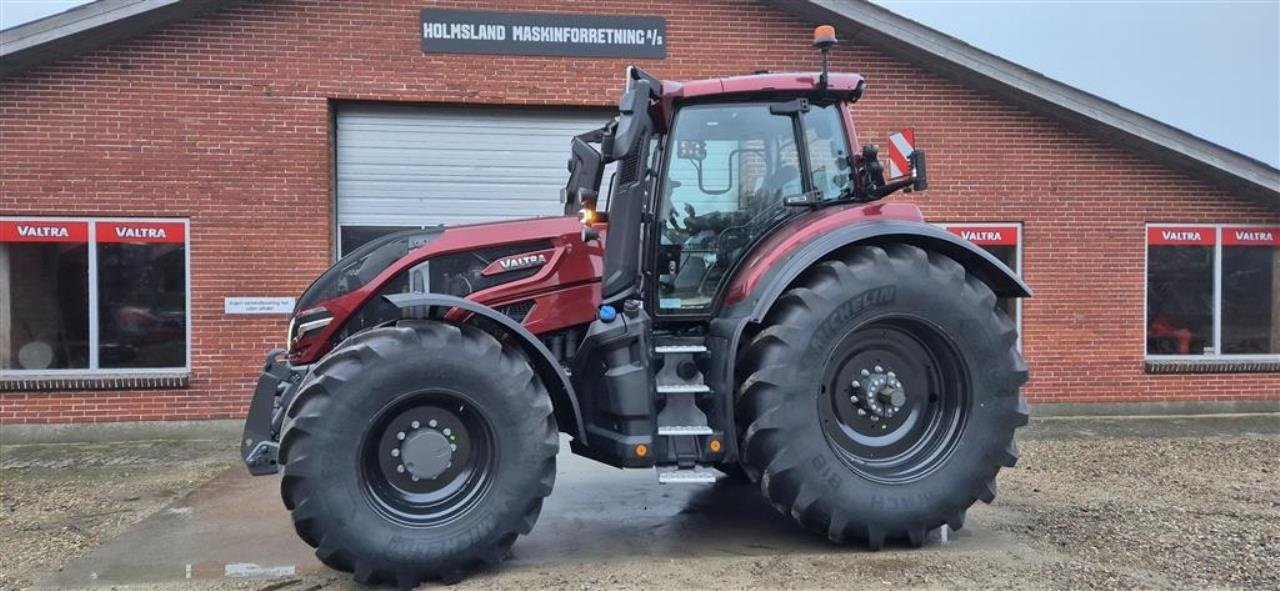 Traktor типа Valtra Q305, Gebrauchtmaschine в Ringkøbing (Фотография 1)