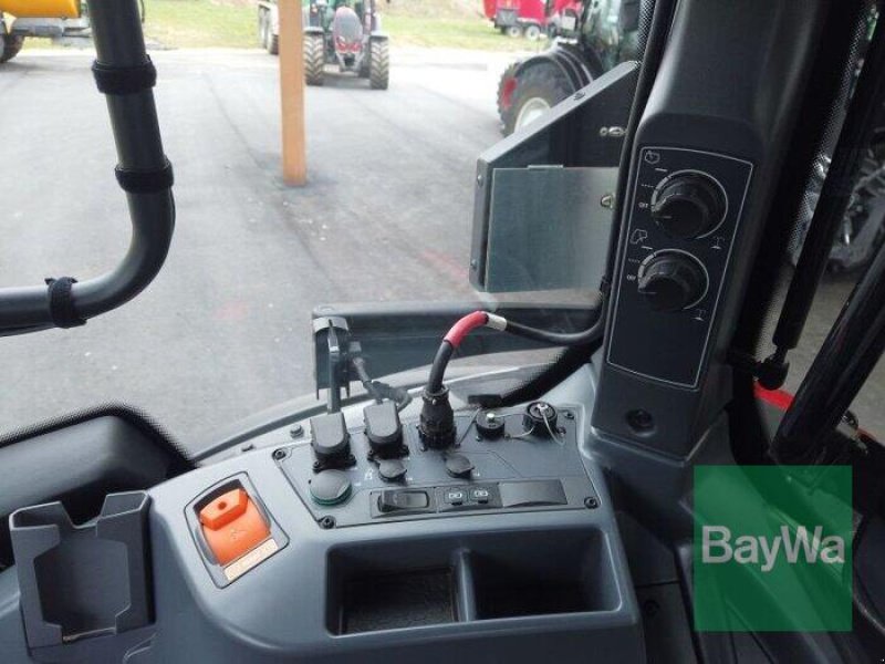 Traktor des Typs Valtra Q305, Gebrauchtmaschine in München (Bild 20)