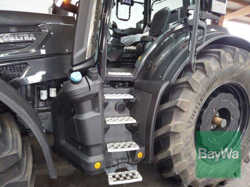 Traktor des Typs Valtra Q305, Gebrauchtmaschine in München (Bild 10)