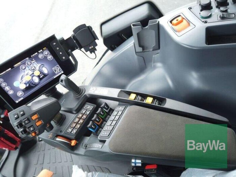 Traktor des Typs Valtra Q305, Gebrauchtmaschine in München (Bild 18)