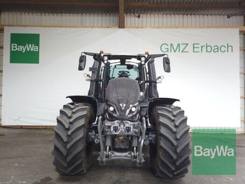 Traktor des Typs Valtra Q305, Gebrauchtmaschine in München (Bild 2)