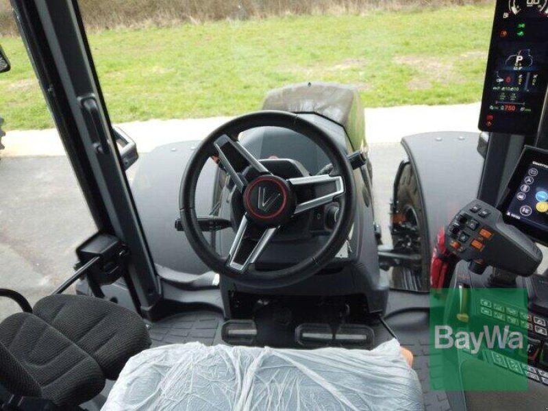 Traktor des Typs Valtra Q305, Gebrauchtmaschine in München (Bild 16)