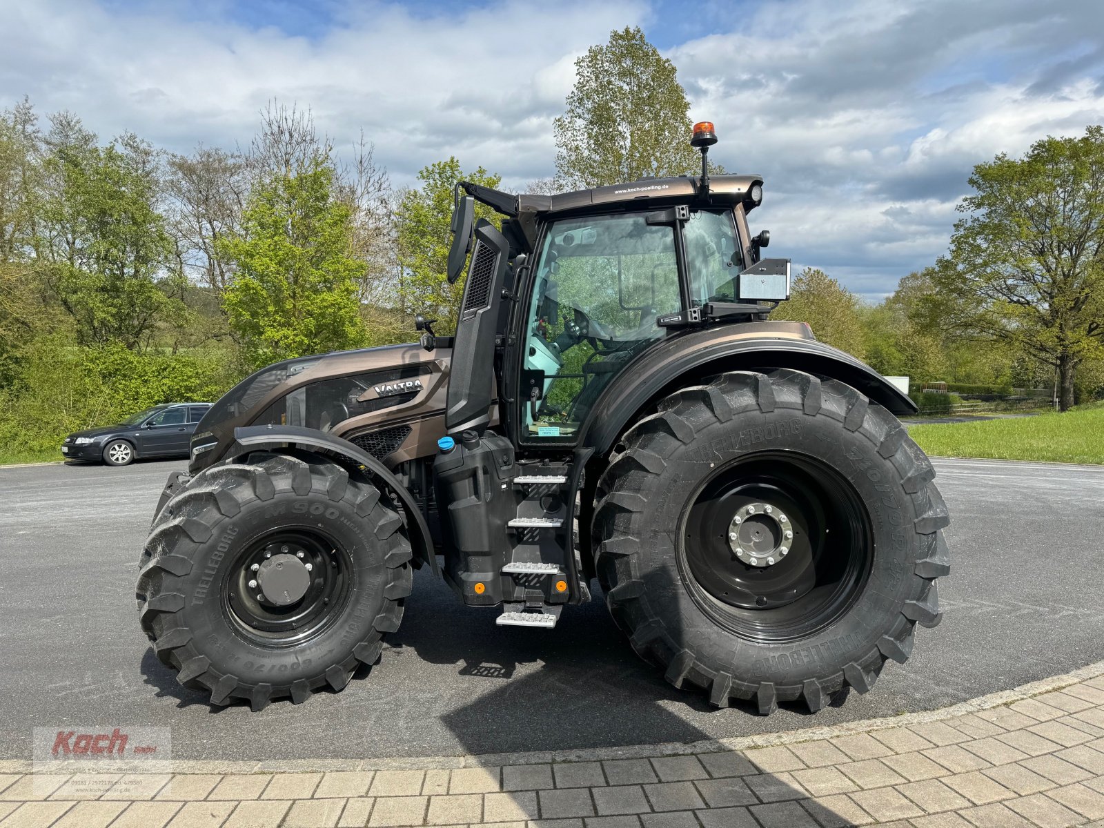 Traktor des Typs Valtra Q305, Neumaschine in Neumarkt / Pölling (Bild 11)