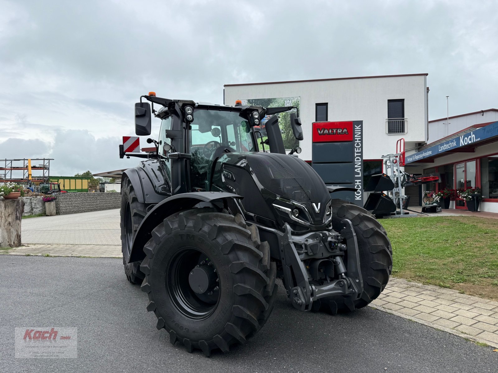 Traktor typu Valtra Q305, Neumaschine v Neumarkt / Pölling (Obrázek 1)