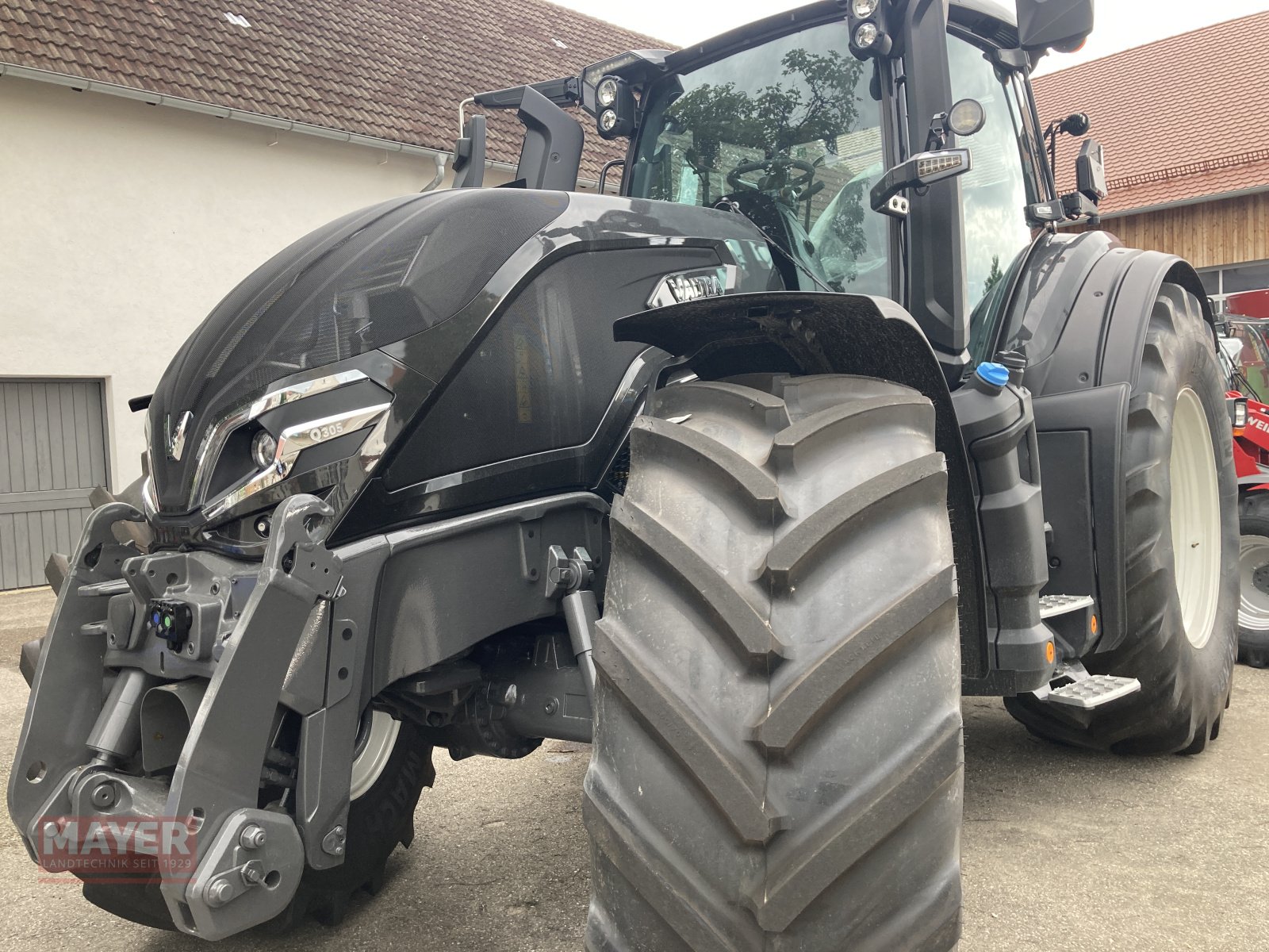 Traktor des Typs Valtra Q305, Neumaschine in Unterroth (Bild 3)
