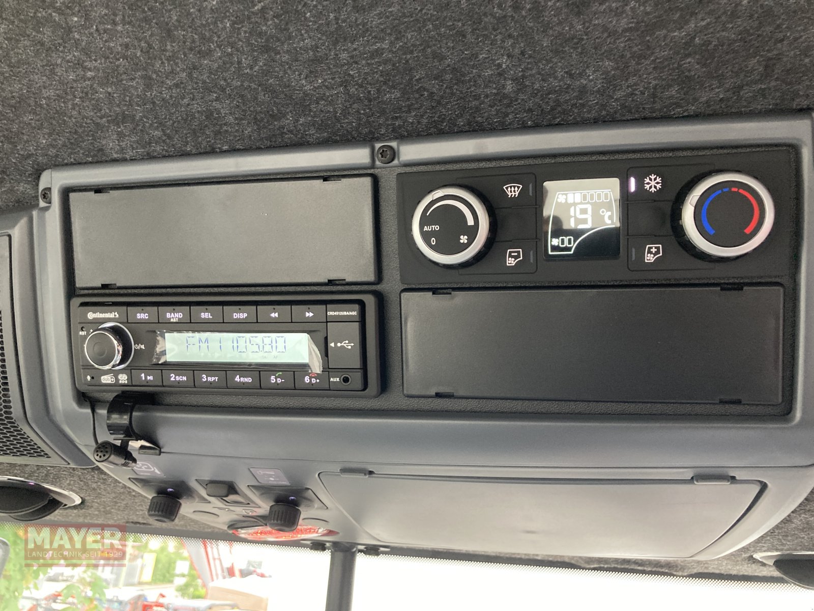 Traktor des Typs Valtra Q305, Neumaschine in Unterroth (Bild 13)