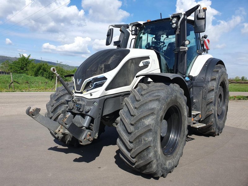 Traktor typu Valtra Q305, Gebrauchtmaschine w Niederkirchen