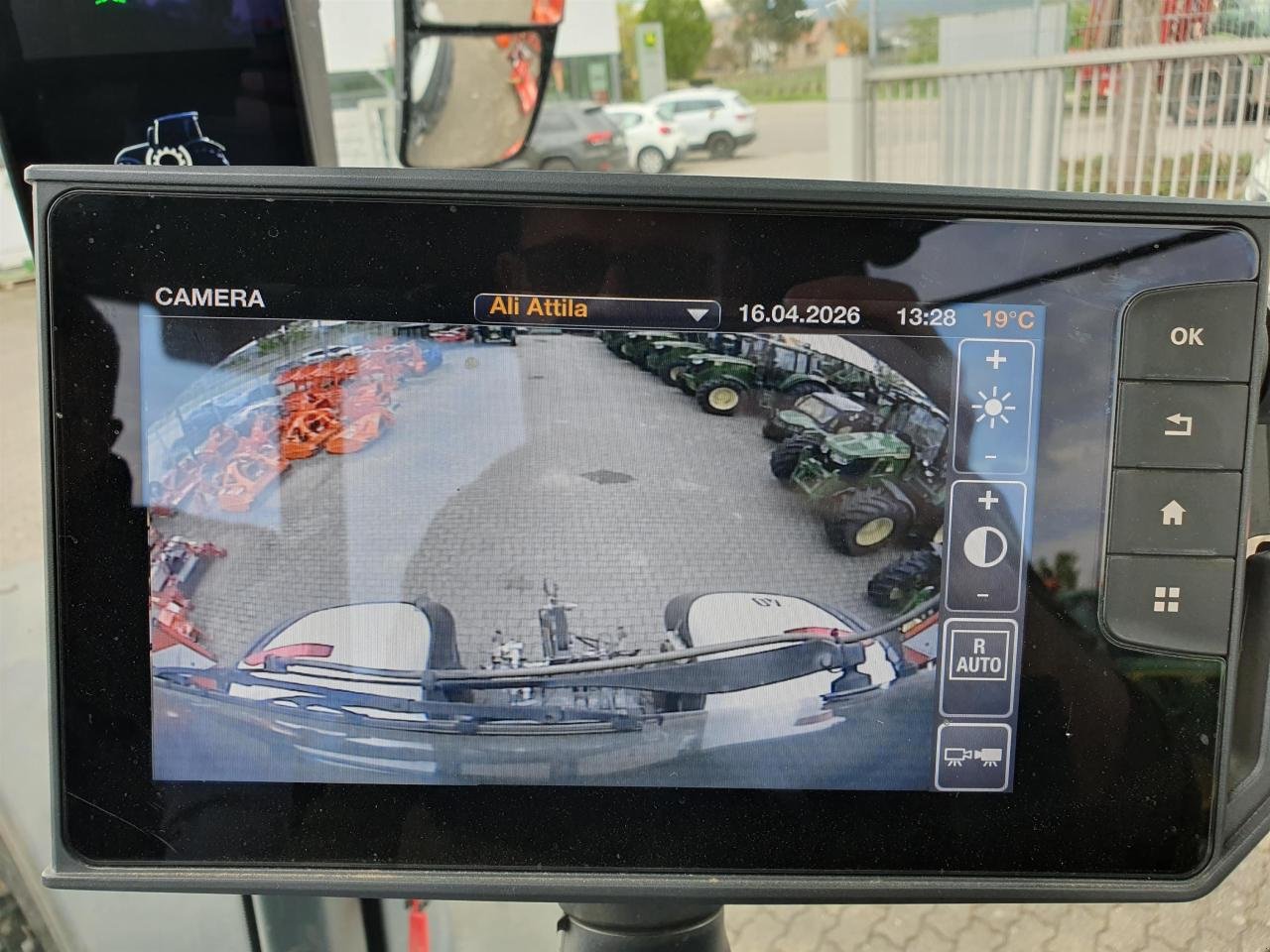 Traktor of the type Valtra Q305, Gebrauchtmaschine in Niederkirchen (Picture 13)