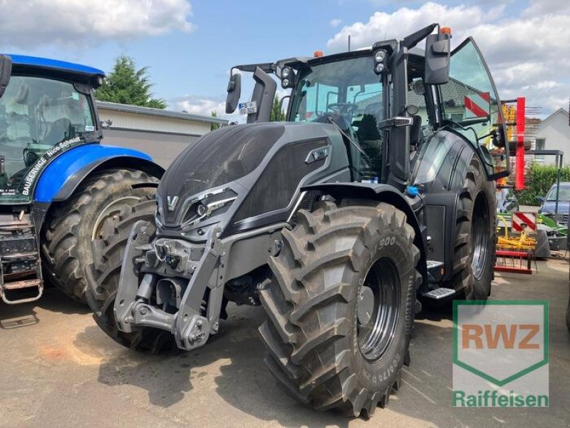 Traktor Türe ait Valtra Q305, Vorführmaschine içinde Altenstadt-Lindheim (resim 2)