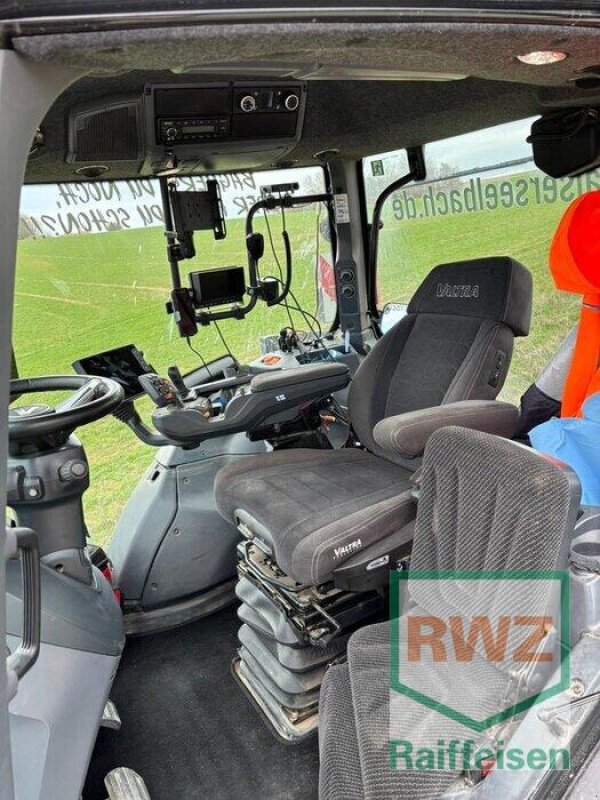 Traktor du type Valtra Q305, Gebrauchtmaschine en Lorsch (Photo 4)