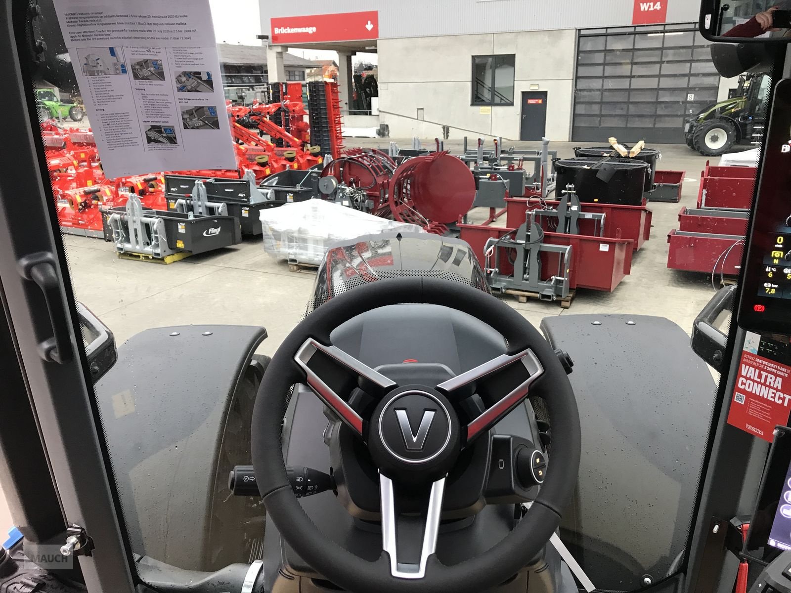 Traktor tipa Valtra Q305, Neumaschine u Burgkirchen (Slika 12)
