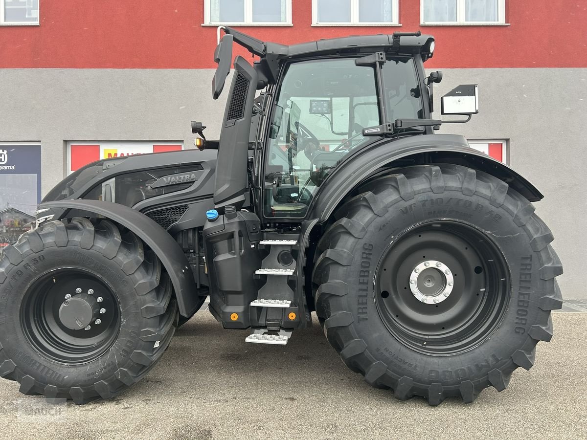 Traktor des Typs Valtra Q305, Neumaschine in Burgkirchen (Bild 2)