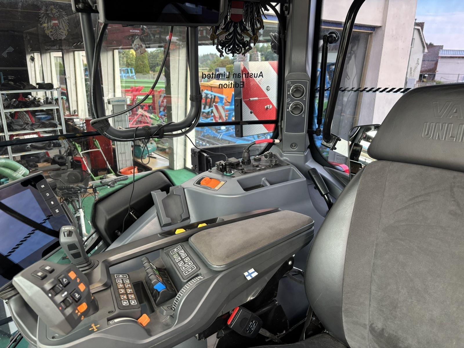 Traktor des Typs Valtra Q305, Gebrauchtmaschine in Göpfritz (Bild 11)